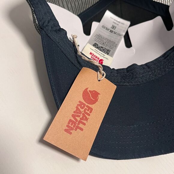 NWT FJALLRAVEN Sweden 1960 Navy Blue Logo Trucker Cap Adult Hat Size S/M Unisex - Picture 6 of 8